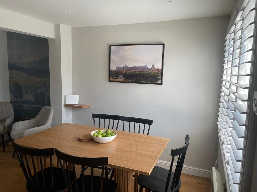 2 Bedroom House In Central Windsor - The Town Luaran gambar